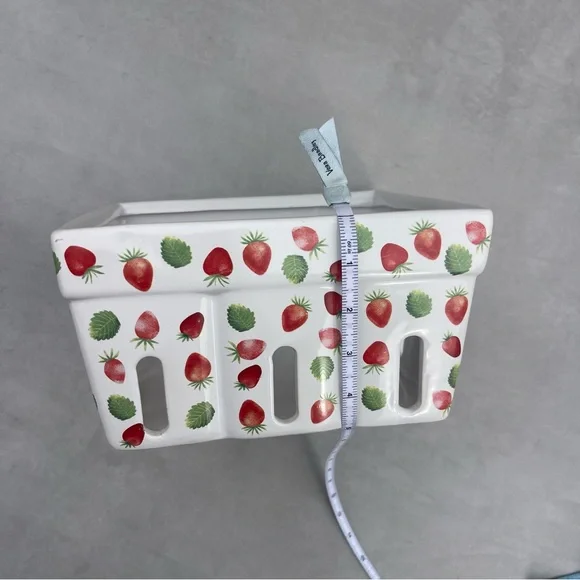 Porcelain Berry Basket - Picture 2 of 7